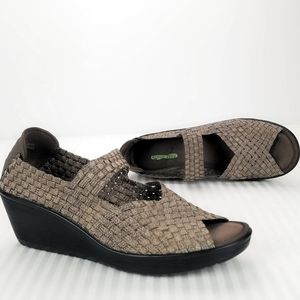 Bare Traps Memory Foam Shoes Size 7.5M